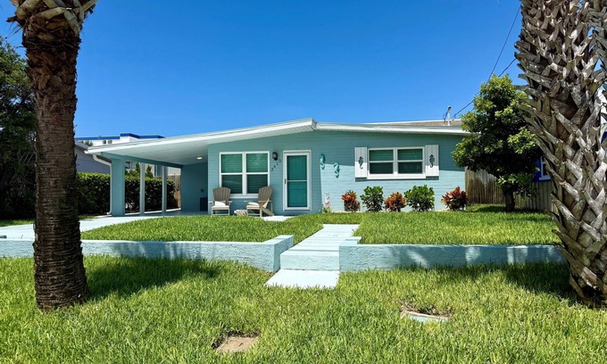 Ocean View Halifax Estates House | Bright Beach Bungalow – 1 Block to Dahlia Park Beach Access