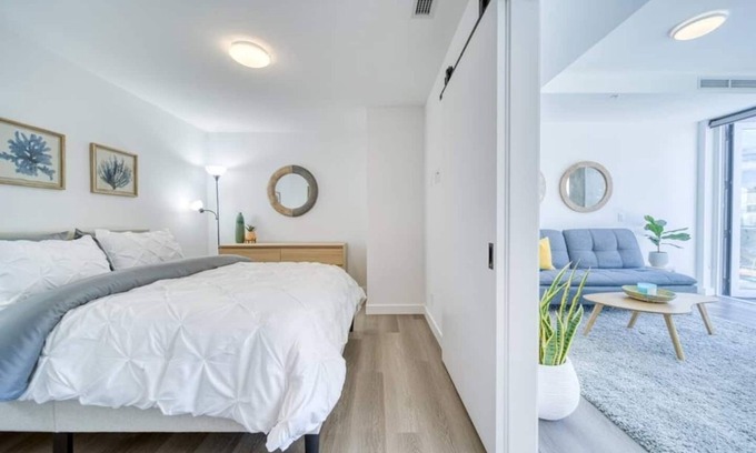 Sunnyside Condo | Bright & Beautiful Condo with Walkout Patio