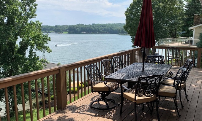 Moneta House | Bright, Beautiful Smith Mountain Lakefront, Full Amenities & Perfect Location!