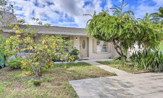 South Bradenton Villa | Bright Bradenton Villa Close to Golf Course!