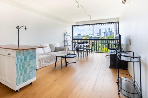 West Melbourne Apartment | Bright & Comfortable 1BR in West Melbourne