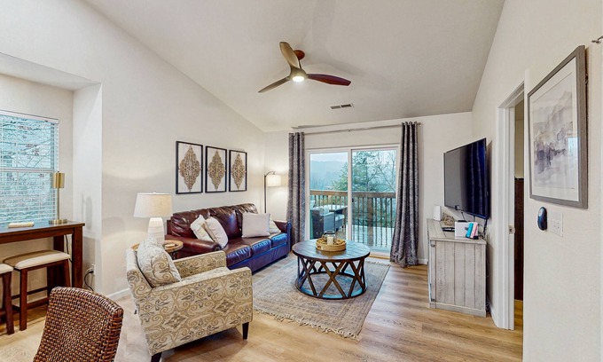 Indian Point Condo | Bright condo w/large deck, pool, great views & close to SDC
