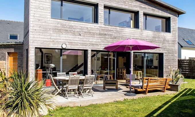 Santec Villa | bright, contemporary new villa 2 minutes from beautiful beaches