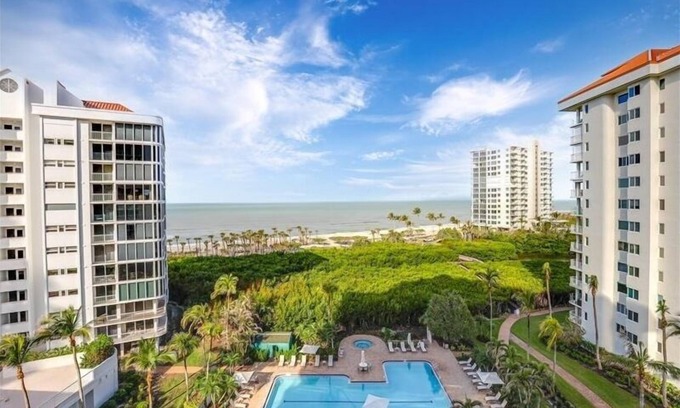 Park Shore Condo | Bright corner unit with stunning Gulf views - CL0701
