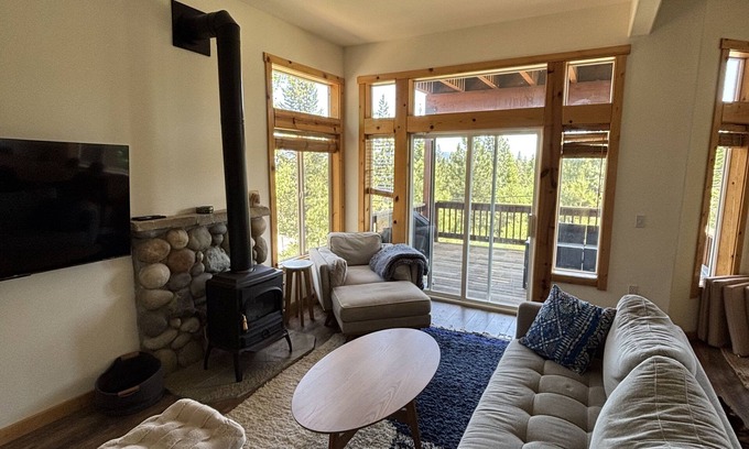 Truckee Condo | Bright, cozy and peaceful 3-bedroom condo in Tahoe Donner
