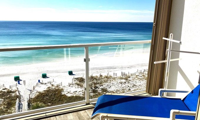 Destin Condo | Bright & Cozy Beach Front unit with amazing gulf views! Sterling Sands #612.