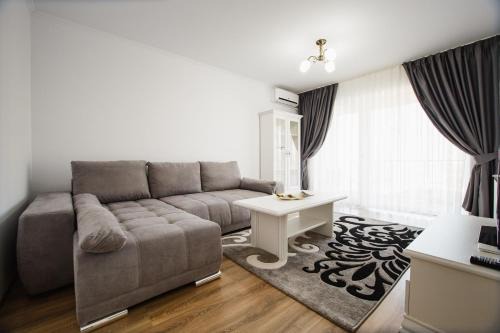 Oradea Apartment | Bright & Elegant Central Apartment