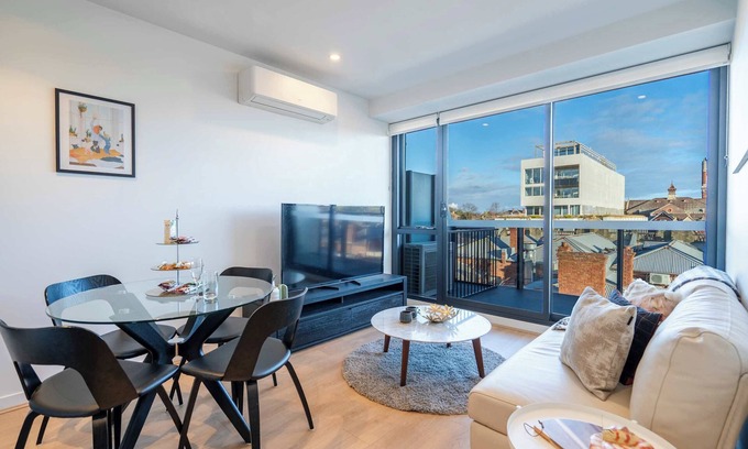 Hawthorn Apartment | Bright Hawthorn 1BR Apartment near Glenferrie