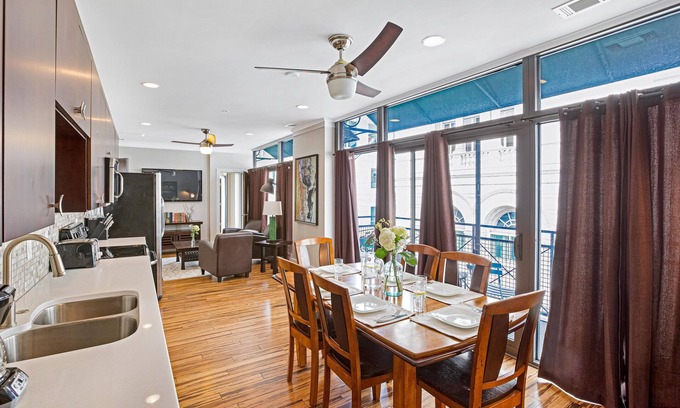 Historic District - North Apartment | Bright Historic District Condo with Balcony by Lucky Savannah