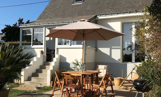 Le Palais House | Bright Home Near Le Palais with Spacious Garden and Close to Beach