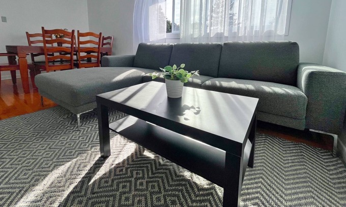 Preville House | Bright house 15mins to DT Montreal, with free parking
