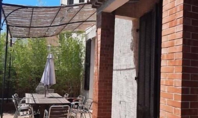 L'Evescat Condo | Bright house close to the beach, with swimming pool