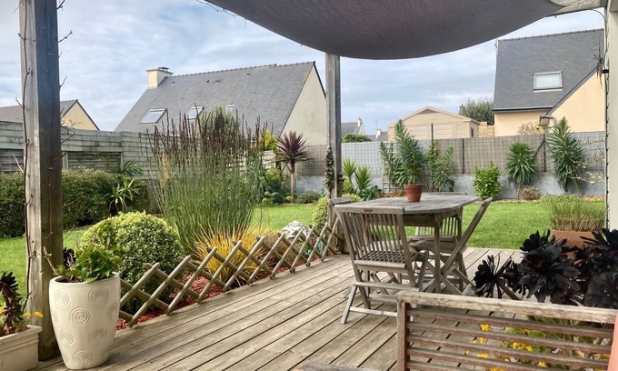 Kerroch House | Bright house with garden 200m from the sea