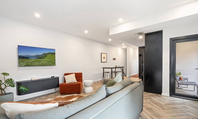 Kingston Apartment | Bright Kingston Stay with Balcony Access