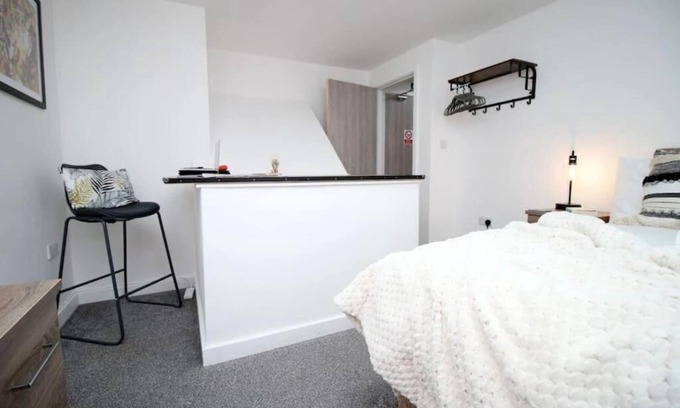 Roath Apartment | Bright & Modern Cardiff Stay