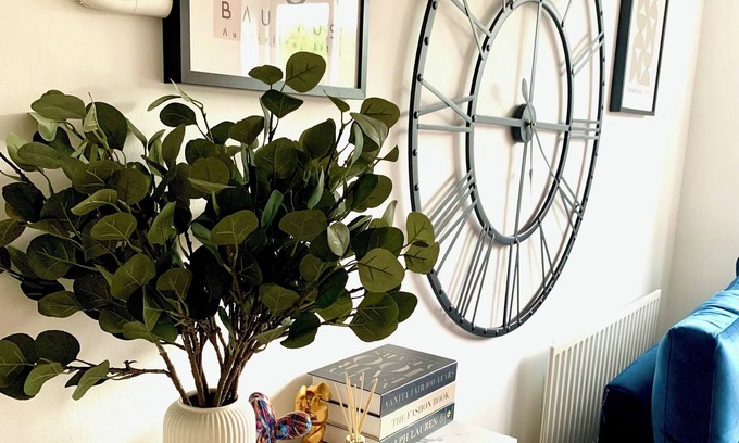 Twickenham Riverside Apartment | Bright modern flat in central Twickenham