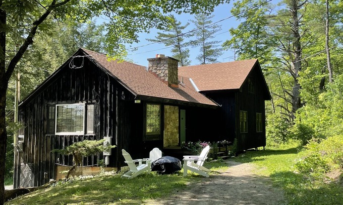 Pownal House | Bright Modern Secluded Vermont Home: Trout Pond + Trails, 5 Mins to Williamstown