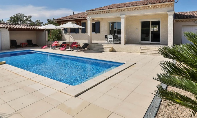 Cairanne Villa | Bright, modern villa with private pool, 1 km from Cairanne