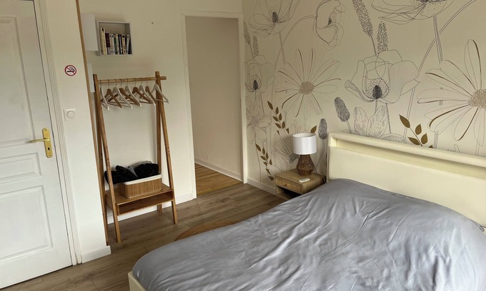 Enquin-les-Mines Bed & Breakfast | Bright, quiet guest room with breakfast included