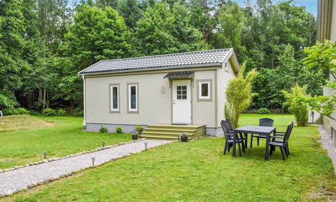 Torhamn House | Bright, quietly located cottage close to the water.