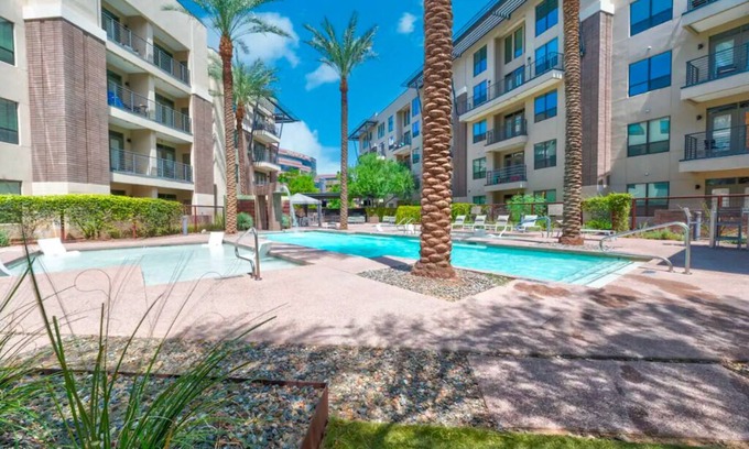 Fashion Square Apartment | Bright & Rustic Space Next To Fashion Square! Pool