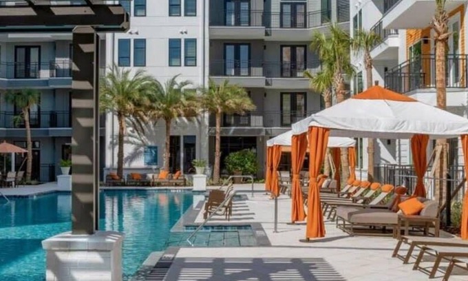 San Marco Apartment | ☀︎ Bright San Marco APT ☀︎ 2BDR w/resort pool and gym