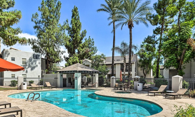 North Scottsdale Condo | Bright Scottsdale Condo w/Patio: 8 Mi to Old Town