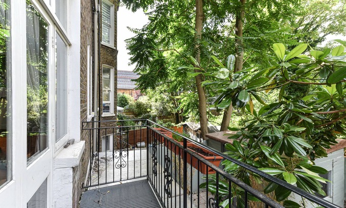 Addison Apartment | Bright Shepherd's Bush apartment, perfect for families