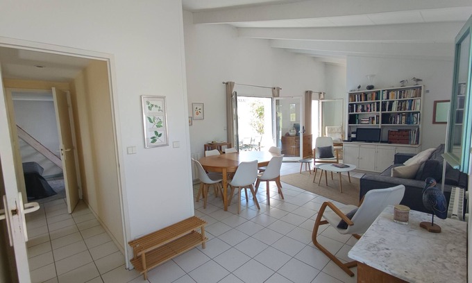 Les Portes-en-Re House | Bright single-storey house with enclosed garden in Les Portes-en-Ré