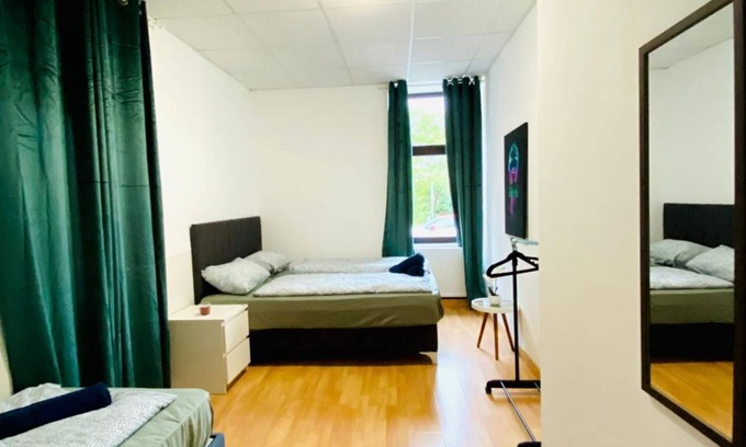 Liesing Apartment | Bright & Spacious 3-BR Apt with Direct City Access