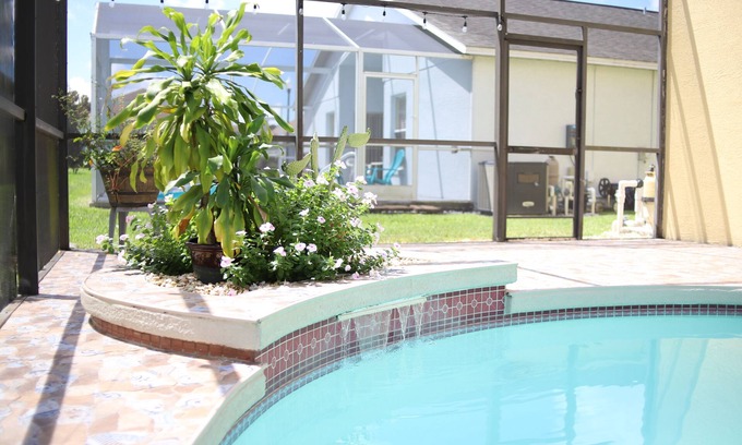 Ridgewood Lakes House | Bright & Spacious 4 BD Room with Private Pool