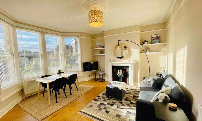 Bath Apartment | Bright, spacious apartment with off-road parking