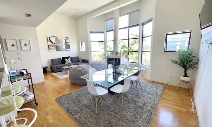 Hayes Valley Condo | Bright Spacious & Comfortable Hayes Valley Condo