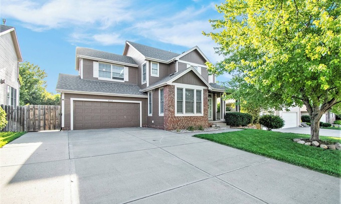 Bellevue House | Bright & Spacious Family Home