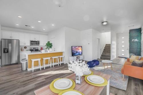 South Mountain Apartment | Bright & Spacious Home Sleeps 10
