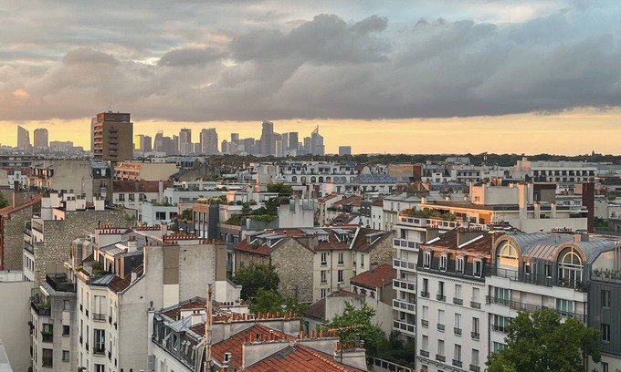 Centre Ville Apartment | Bright studio with balcony on the 10th floor