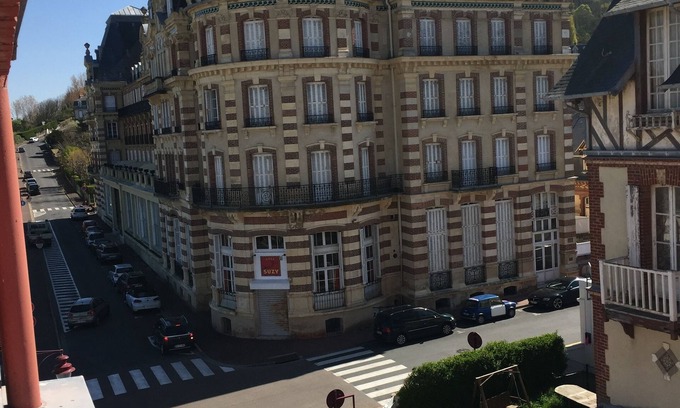 Houlgate Apartment | Bright studio 50 m from the beach and casino