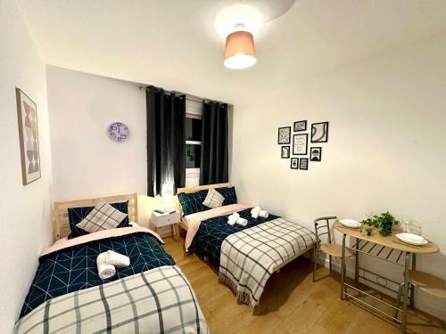Shacklewell Apartment | Bright Studio Flat in City Centre