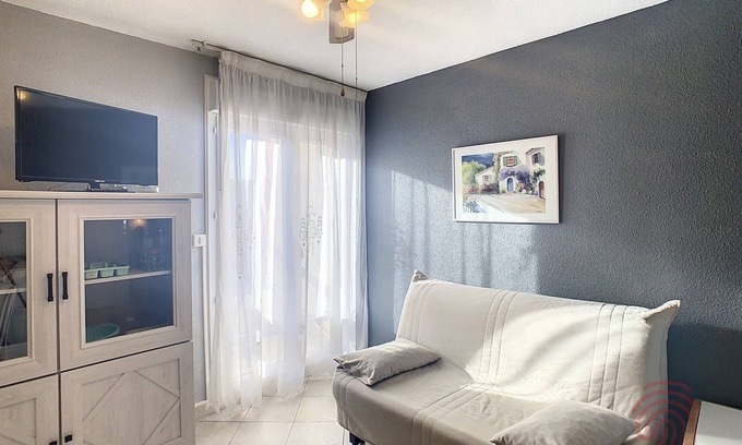 Lamalou-les-Bains Apartment | Bright studio near the spa with Wifi & pets allowed