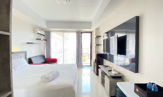 Hegarmanah Apartment | Bright Studio Room at Beverly Dago Apartment