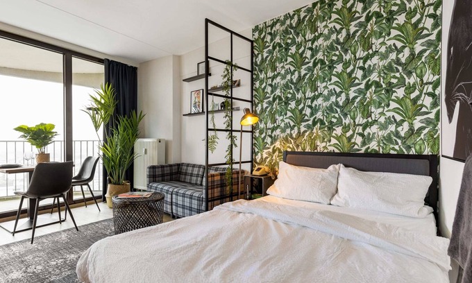 Antonsviertel Apartment | ☆ BRIGHT: Stunning City View & Tropical Vibes | Studio & Balcony