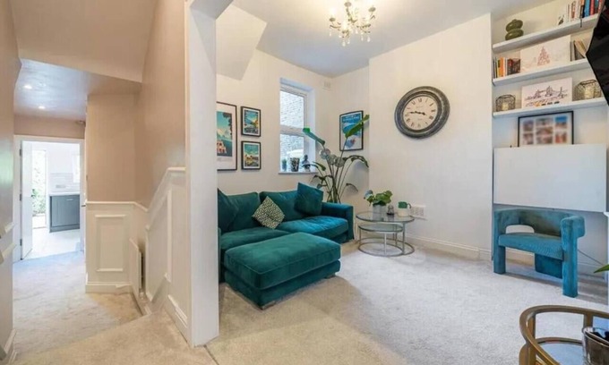 Wandsworth Apartment | Bright & Stylish 1BR Flat Near Clapham Junction