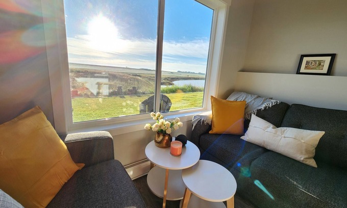 Strathmore House | Bright Suite, Beautiful Sunrises