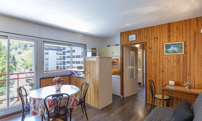 Eaux-Bonnes Apartment | Bright T2 apartment, near slopes, 6 pers, residence with elevator