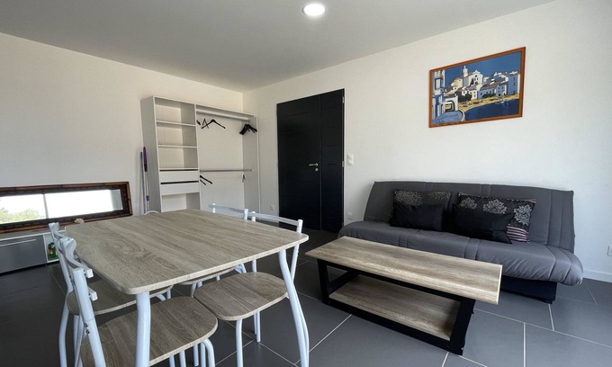La Palme Apartment | Bright T2 With Garden And Garage