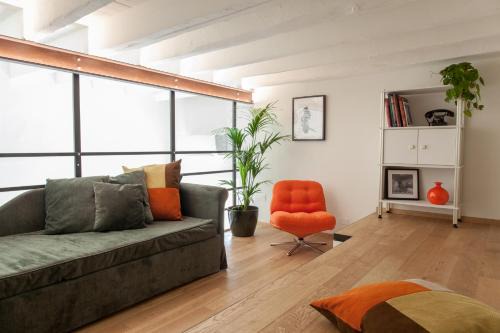 Santa Maria Novella Apartment | Bright Terrace Loft in Florence Center