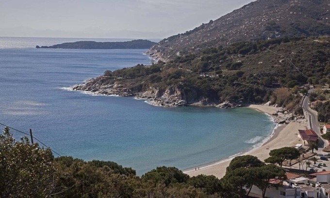 Cavoli Apartment | Bright three-room apartment in residence terrace overlooking the sea and islands, parking space