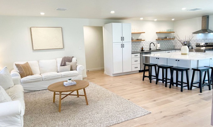 Harlow House | Bright & ultra clean family friendly home minutes from Autzen Stadium