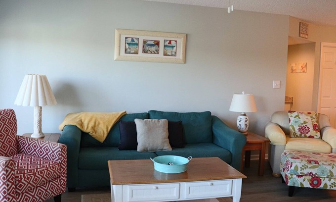 Emerald Isle Condo | Bright & Updated 3BR Condo, Slight Ocean View, Resort-Style Amenities