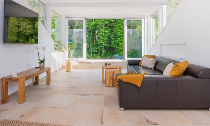 Riederau Apartment | Bright vacation apartment with forest view near the lake